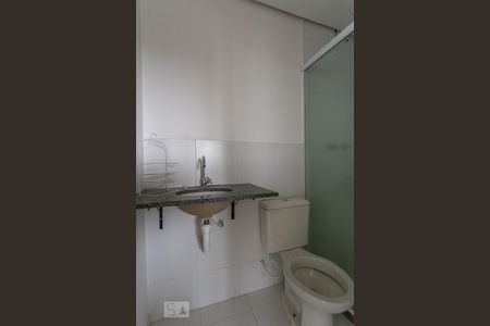 Banheiro de apartamento à venda com 2 quartos, 52m² em Nonoai, Porto Alegre