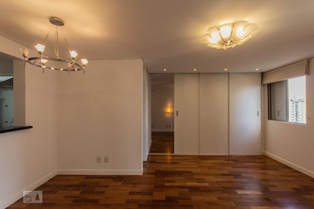 Apartamento para alugar com 80m², 1 quarto e 2 vagasSala