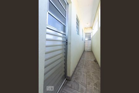 Corredor de casa para alugar com 1 quarto, 20m² em Vila Ré, São Paulo