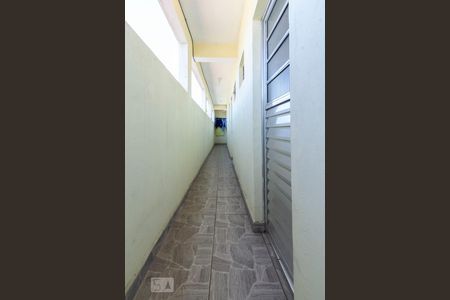 Corredor de casa para alugar com 1 quarto, 20m² em Vila Ré, São Paulo