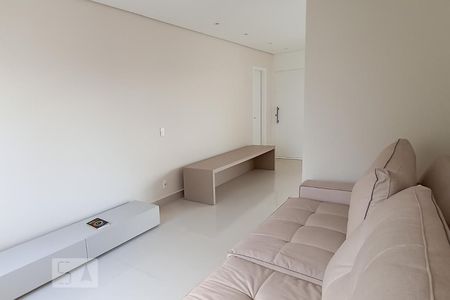 Sala de TV de apartamento para alugar com 3 quartos, 196m² em Empresarial 18 do Forte, Barueri