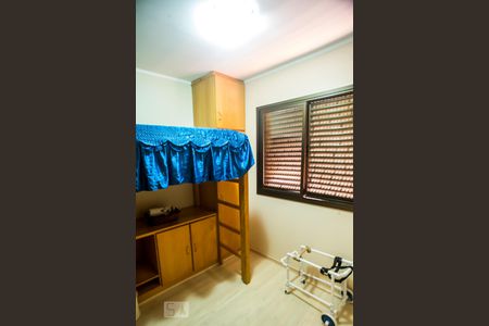 Quarto 2 de apartamento para alugar com 3 quartos, 75m² em Chácara das Pedras, Porto Alegre