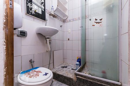 Banheiro de apartamento para alugar com 2 quartos, 45m² em Cidade Nova, Rio de Janeiro