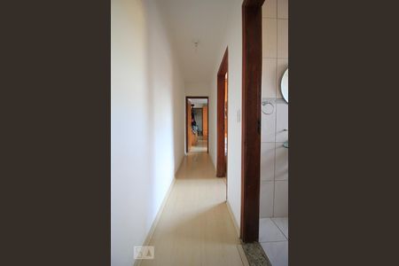 Corredor de casa à venda com 2 quartos, 150m² em Jardim Monte Kemel, São Paulo