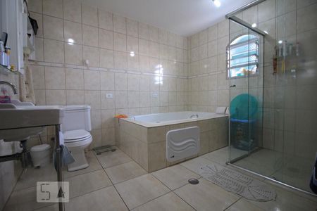 Banheiro da suíte de casa à venda com 2 quartos, 150m² em Jardim Monte Kemel, São Paulo