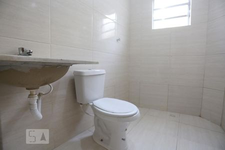 Banheiro de casa para alugar com 2 quartos, 60m² em Jardim Peri, São Paulo