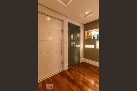 loby de apartamento para alugar com 3 quartos, 190m² em Jardim Paulista, São Paulo