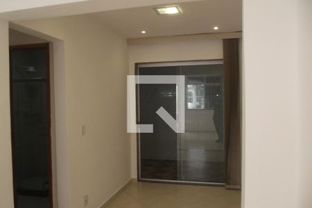 Corredor de casa para alugar com 4 quartos, 300m² em Engenho Novo, Rio de Janeiro