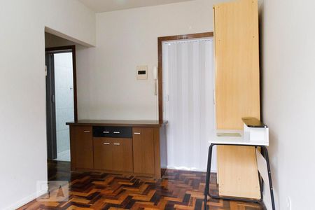 Sala de kitnet/studio para alugar com 1 quarto, 35m² em Passo da Areia, Porto Alegre