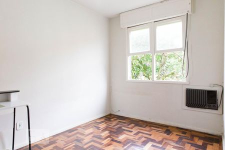 Sala de kitnet/studio para alugar com 1 quarto, 35m² em Passo da Areia, Porto Alegre