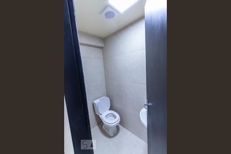 Banheiro de casa para alugar com 4 quartos, 200m² em Vila Clementino, São Paulo