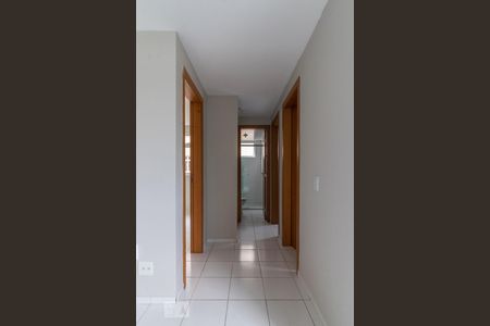 Corredor de apartamento para alugar com 3 quartos, 50m² em Fazendinha, Curitiba