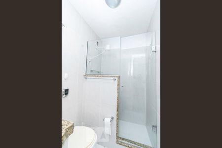 Banheiro Social 1 de apartamento para alugar com 2 quartos, 90m² em Icaraí, Niterói