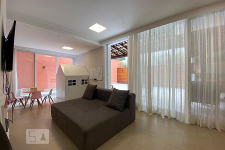 Sala de TV de apartamento à venda com 3 quartos, 240m² em Vila Morumbi, São Paulo