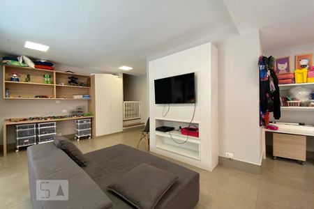 Sala de TV de apartamento à venda com 3 quartos, 240m² em Vila Morumbi, São Paulo