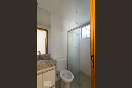 Banheiro Suíte de casa para alugar com 2 quartos, 115m² em Castelo, Belo Horizonte