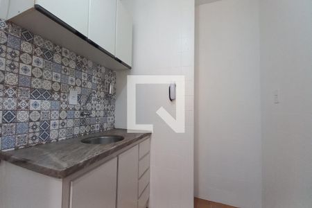 Cozinha  de apartamento à venda com 1 quarto, 40m² em Vila Itapura, Campinas