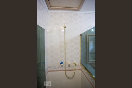 Casa de condomínio à venda com 450m², 5 quartos e 2 vagas Casa de condomínio à venda com 450m², 5 quartos e 2 vagasBanheiro 1