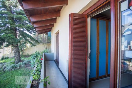 Casa de condomínio à venda com 450m², 5 quartos e 2 vagas Casa de condomínio à venda com 450m², 5 quartos e 2 vagasVaranda do quarto 1