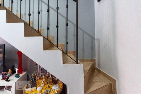 Escada de apartamento à venda com 1 quarto, 58m² em Centro, Campinas