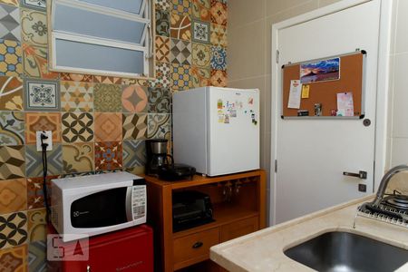 Cozinha de apartamento para alugar com 3 quartos, 80m² em Leblon, Rio de Janeiro