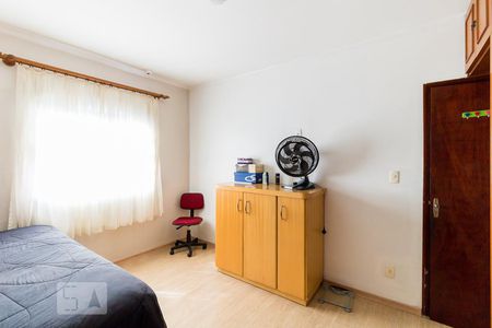 Casa para alugar com 340m², 5 quartos e 4 vagas Casa para alugar com 340m², 5 quartos e 4 vagasQuarto 2