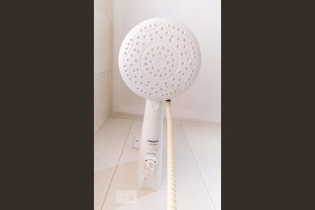 Casa para alugar com 340m², 5 quartos e 4 vagas Casa para alugar com 340m², 5 quartos e 4 vagasDetalhe banheiro de serviço 1