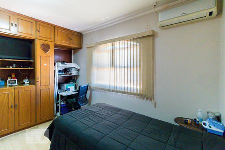 Quarto 1 de casa para alugar com 5 quartos, 340m² em Vila Jacuí, São Paulo
