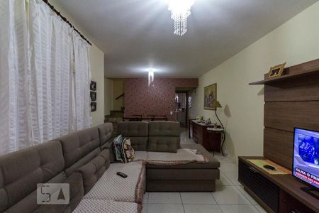 Sala  de casa para alugar com 3 quartos, 160m² em Chácara Seis de Outubro, São Paulo