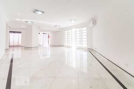 Sala de casa de condomínio para alugar com 4 quartos, 469m² em Alphaville, Santana de Parnaíba