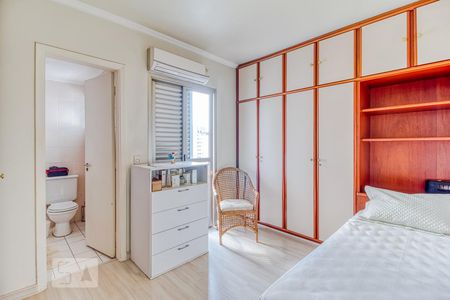 Apartamento à venda com 178m², 4 quartos e 4 vagas Apartamento à venda com 178m², 4 quartos e 4 vagasSegunda suíte