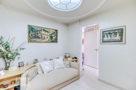 Apartamento à venda com 178m², 4 quartos e 4 vagas Apartamento à venda com 178m², 4 quartos e 4 vagasSala de estar