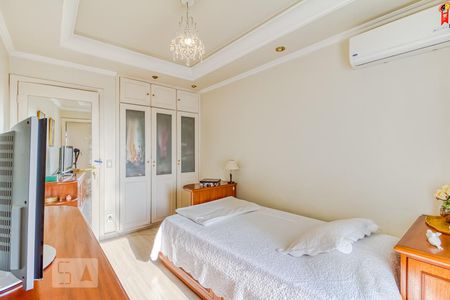 Apartamento à venda com 178m², 4 quartos e 4 vagas Apartamento à venda com 178m², 4 quartos e 4 vagasTerceira suíte
