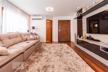 Casa de condomínio à venda com 360m², 4 quartos e 4 vagasSala