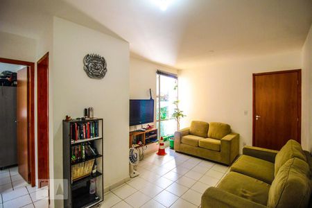 Sala de apartamento para alugar com 2 quartos, 50m² em Jaqueline, Belo Horizonte