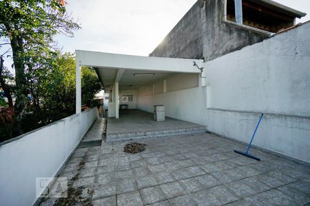 Casa à venda com 280m², 4 quartos e 2 vagas Casa à venda com 280m², 4 quartos e 2 vagasTerraço