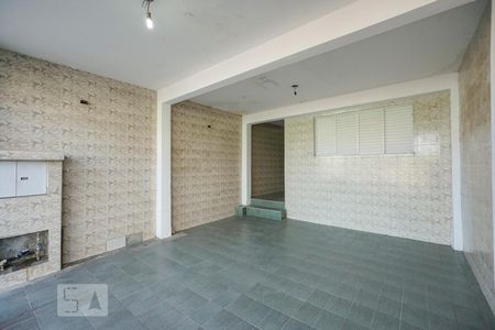 Casa à venda com 280m², 4 quartos e 2 vagas Casa à venda com 280m², 4 quartos e 2 vagasGaragem