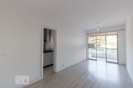 Sala de apartamento para alugar com 2 quartos, 80m² em Barra da Tijuca, Rio de Janeiro