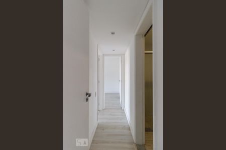 Corredor de apartamento para alugar com 2 quartos, 80m² em Barra da Tijuca, Rio de Janeiro