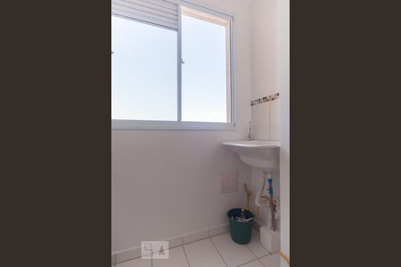 Lavanderia de apartamento para alugar com 2 quartos, 50m² em Jardim do Lago Continuação, Campinas