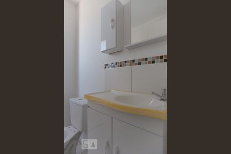 Banheiro de apartamento para alugar com 2 quartos, 50m² em Jardim do Lago Continuação, Campinas