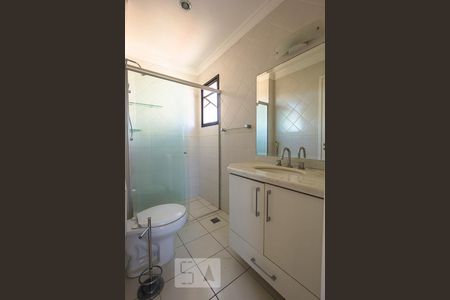 Banheiro de apartamento à venda com 1 quarto, 50m² em Jardim Brasil, Campinas