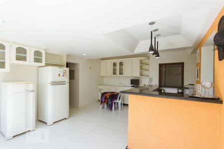 Cozinha (Primeiro Andar) de casa à venda com 6 quartos, 550m² em Anil, Rio de Janeiro