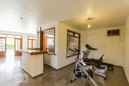 Sala (Primeiro Andar) de casa à venda com 6 quartos, 550m² em Anil, Rio de Janeiro