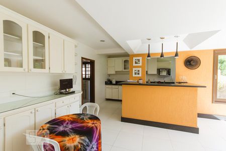 Cozinha (Primeiro Andar) de casa à venda com 6 quartos, 550m² em Anil, Rio de Janeiro