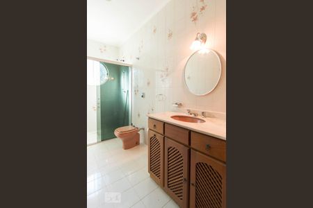 Banheiro de casa à venda com 3 quartos, 300m² em Água Fria, São Paulo