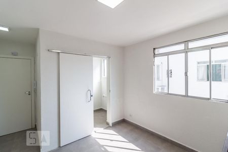 Sala cozinha de kitnet/studio para alugar com 1 quarto, 23m² em Bom Retiro, São Paulo