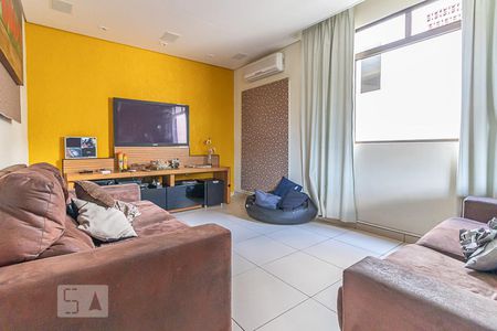 Sala de casa à venda com 3 quartos, 300m² em Concórdia, Belo Horizonte