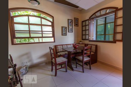 Sala de casa para alugar com 2 quartos, 160m² em Concórdia, Belo Horizonte