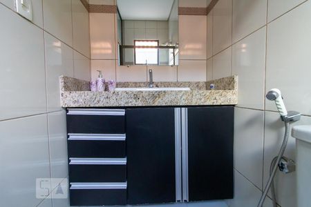 Banheiro da Suíte de casa para alugar com 2 quartos, 160m² em Concórdia, Belo Horizonte